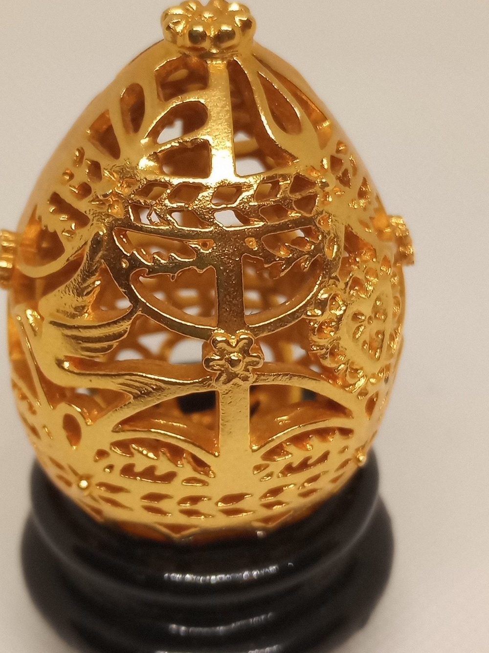 Gold Metal Filigree Egg Elegant Decor Item